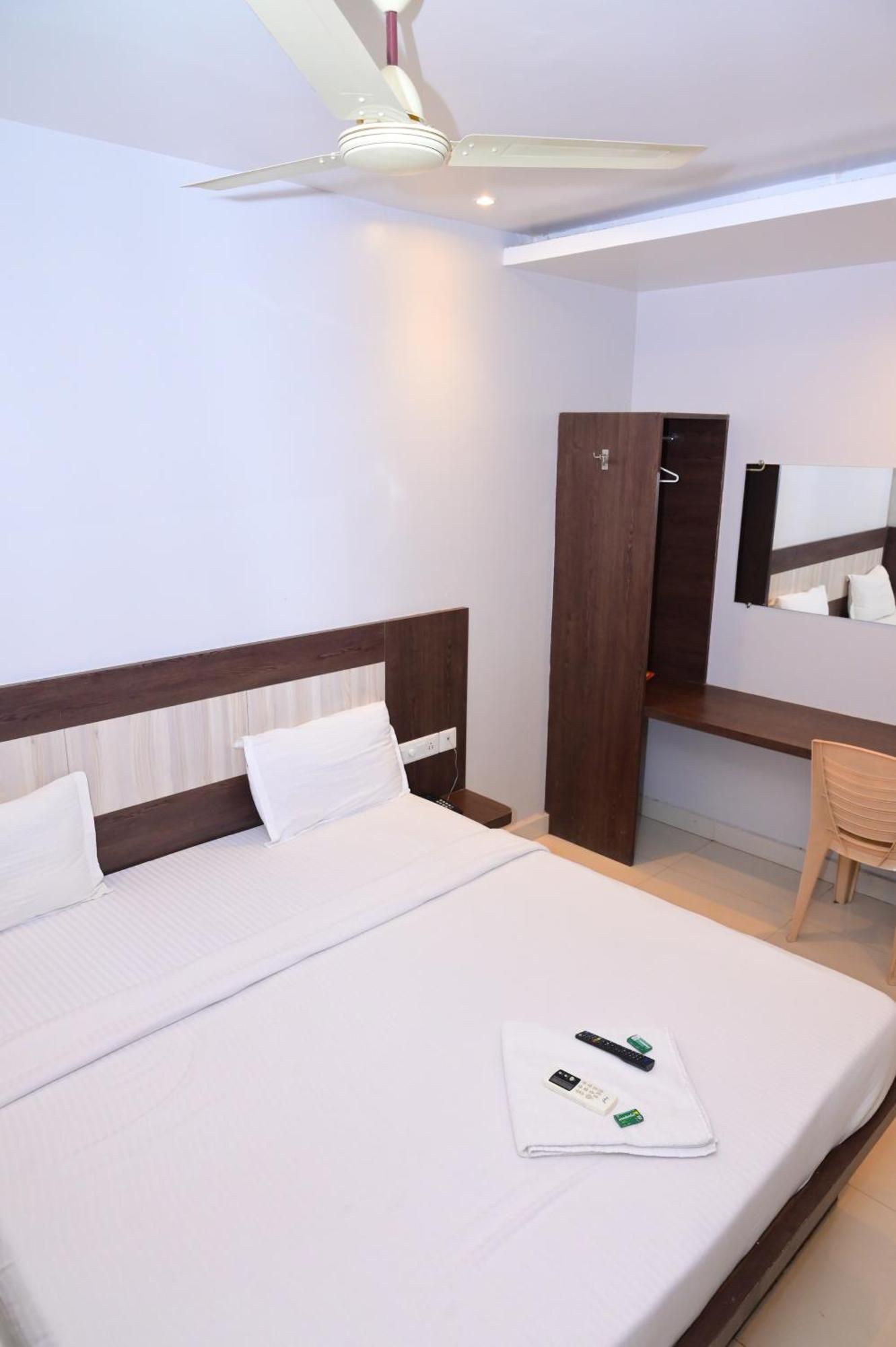 Town Near Temple & Golden Beach -lift- Wifi With Restaurant Facilities- Offical Verified 3*