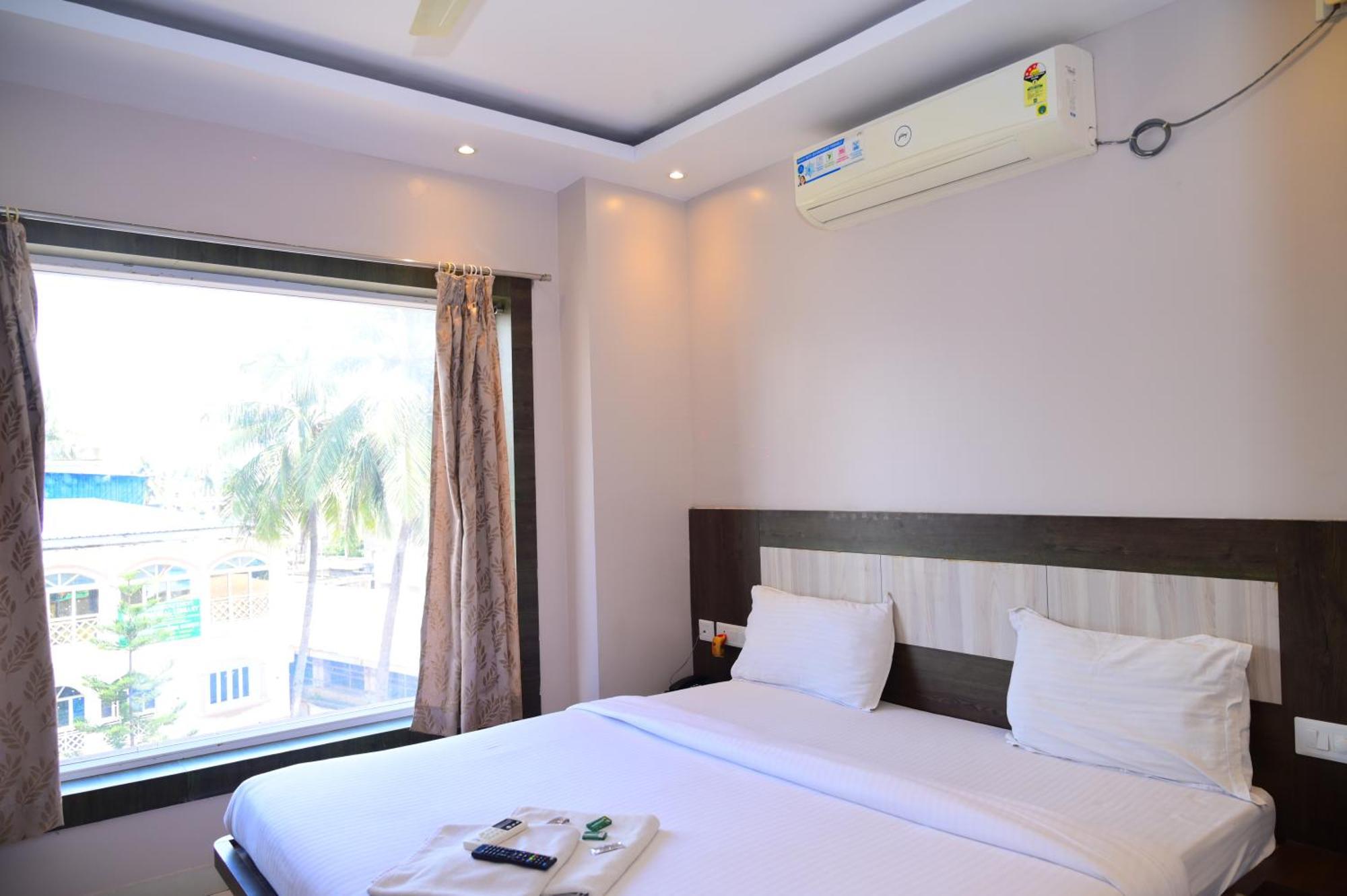 Hotel Town Near Temple & Golden Beach -lift- Wifi With Restaurant Facilities- Offical Verified